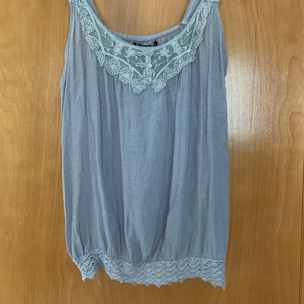 Cute grey flowy tank